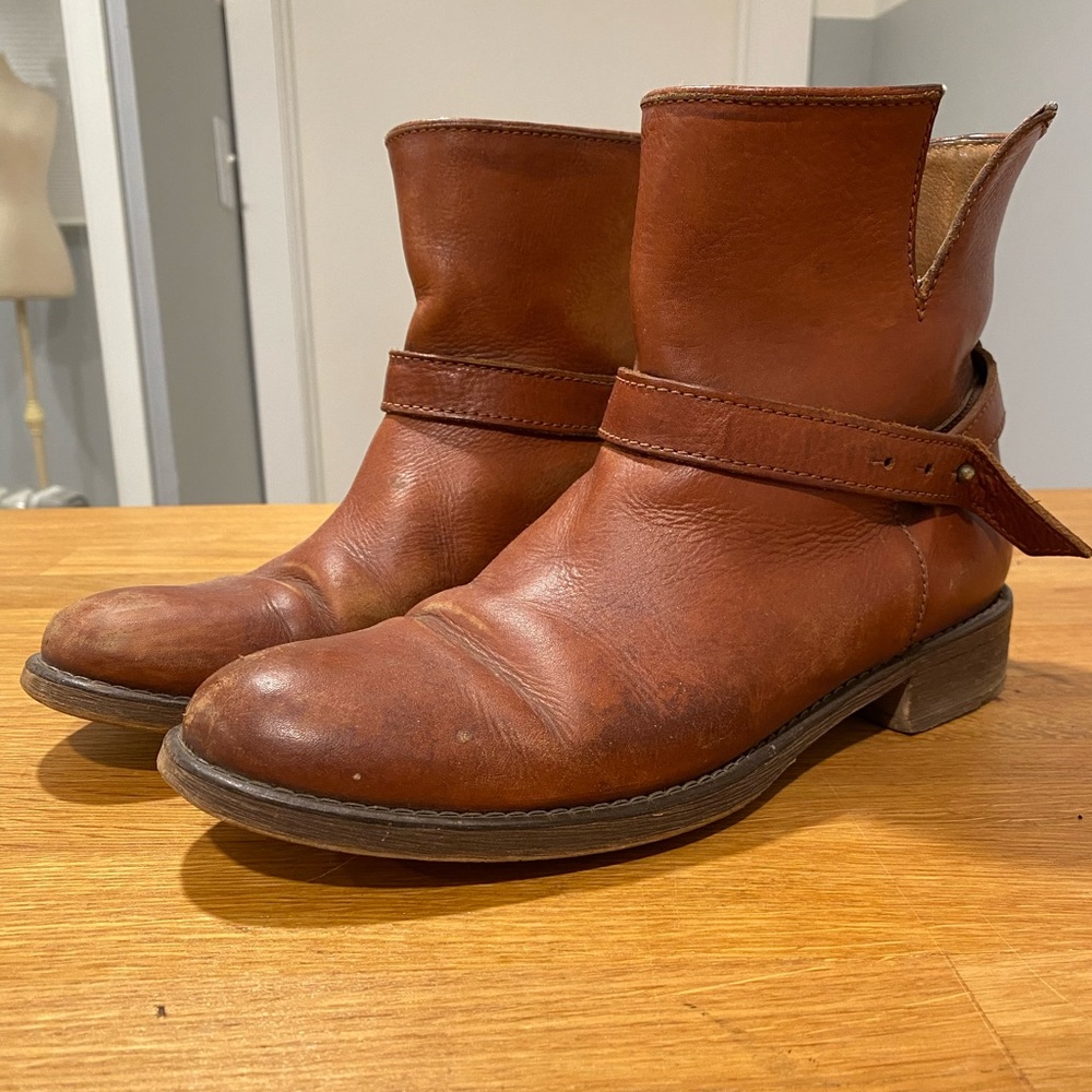 Madewell The Biker Boot in Pecan